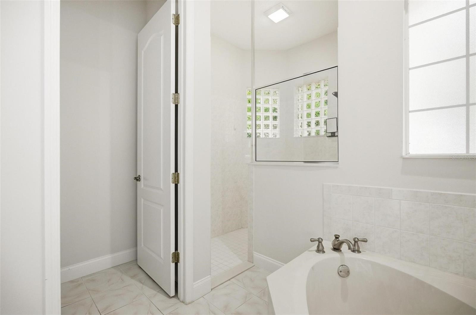 Image 37 of 80 For 28 Front Street