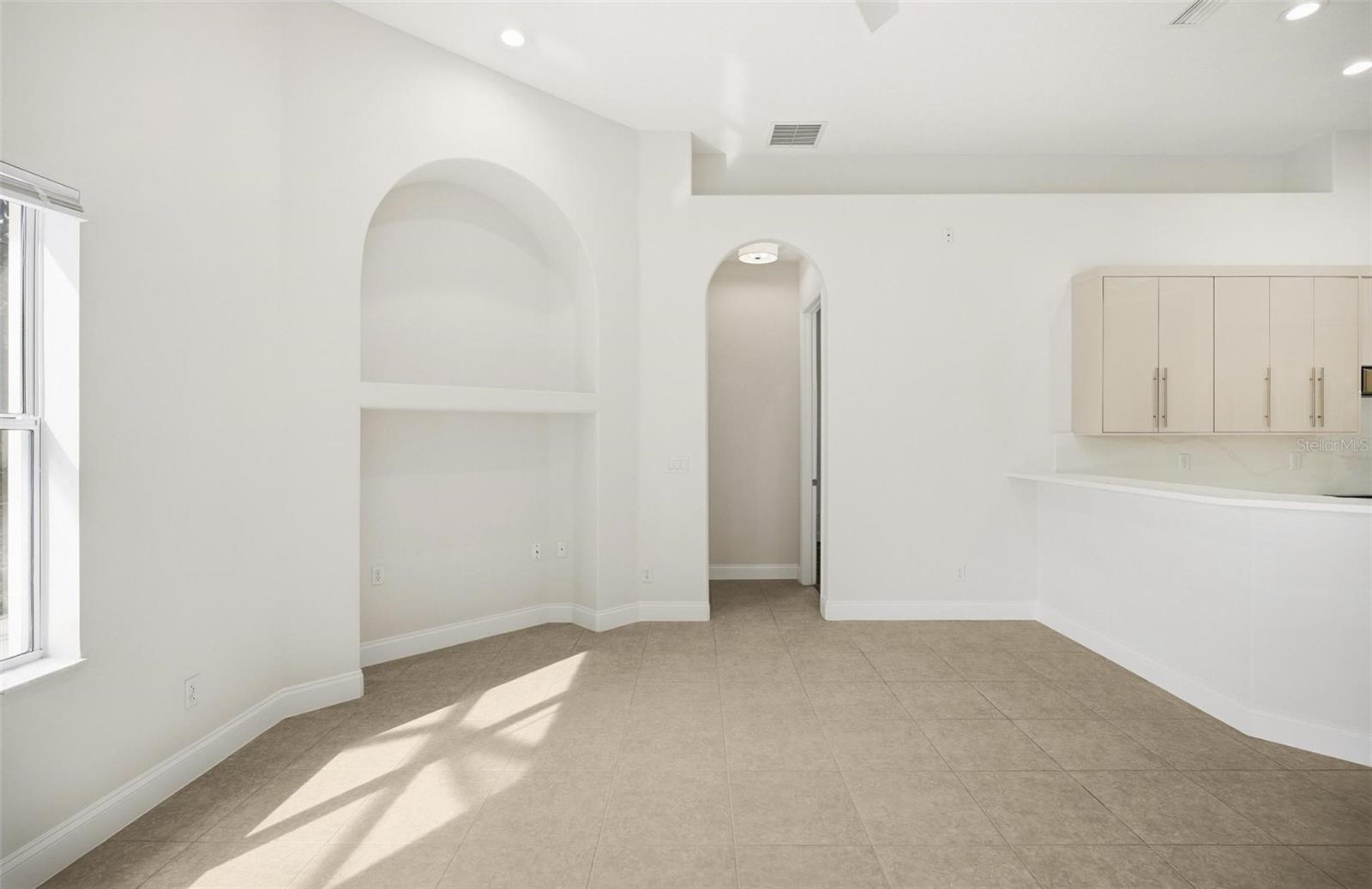 Image 43 of 80 For 28 Front Street