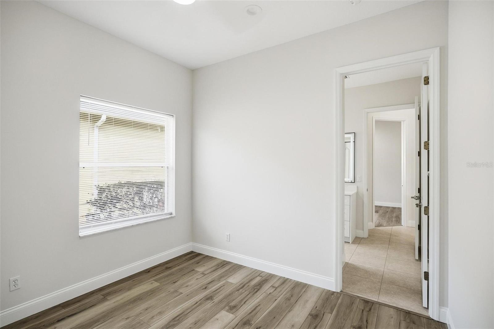 Image 48 of 80 For 28 Front Street