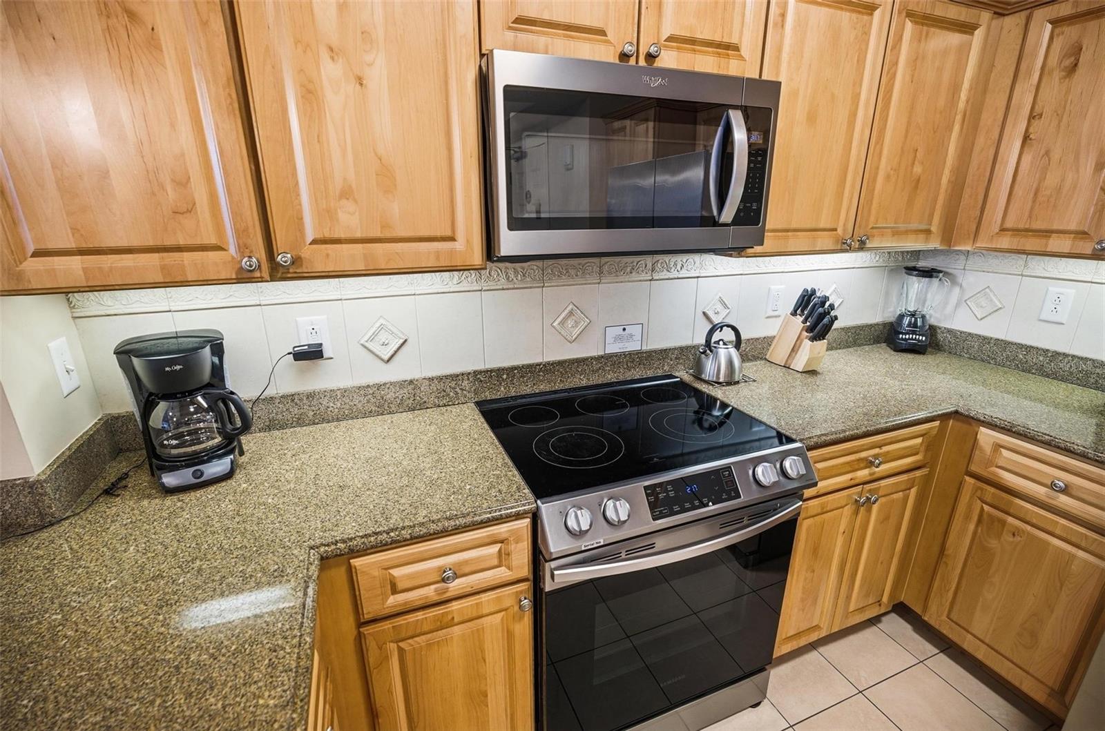 Image 20 of 76 For 200 Ocean Crest Drive 707