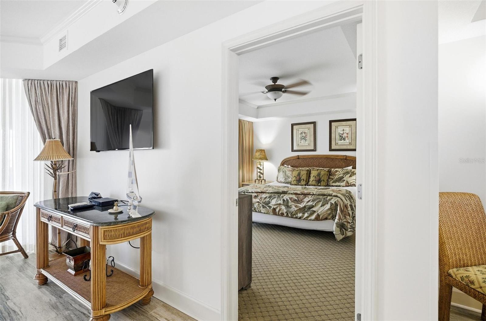 Image 22 of 76 For 200 Ocean Crest Drive 707