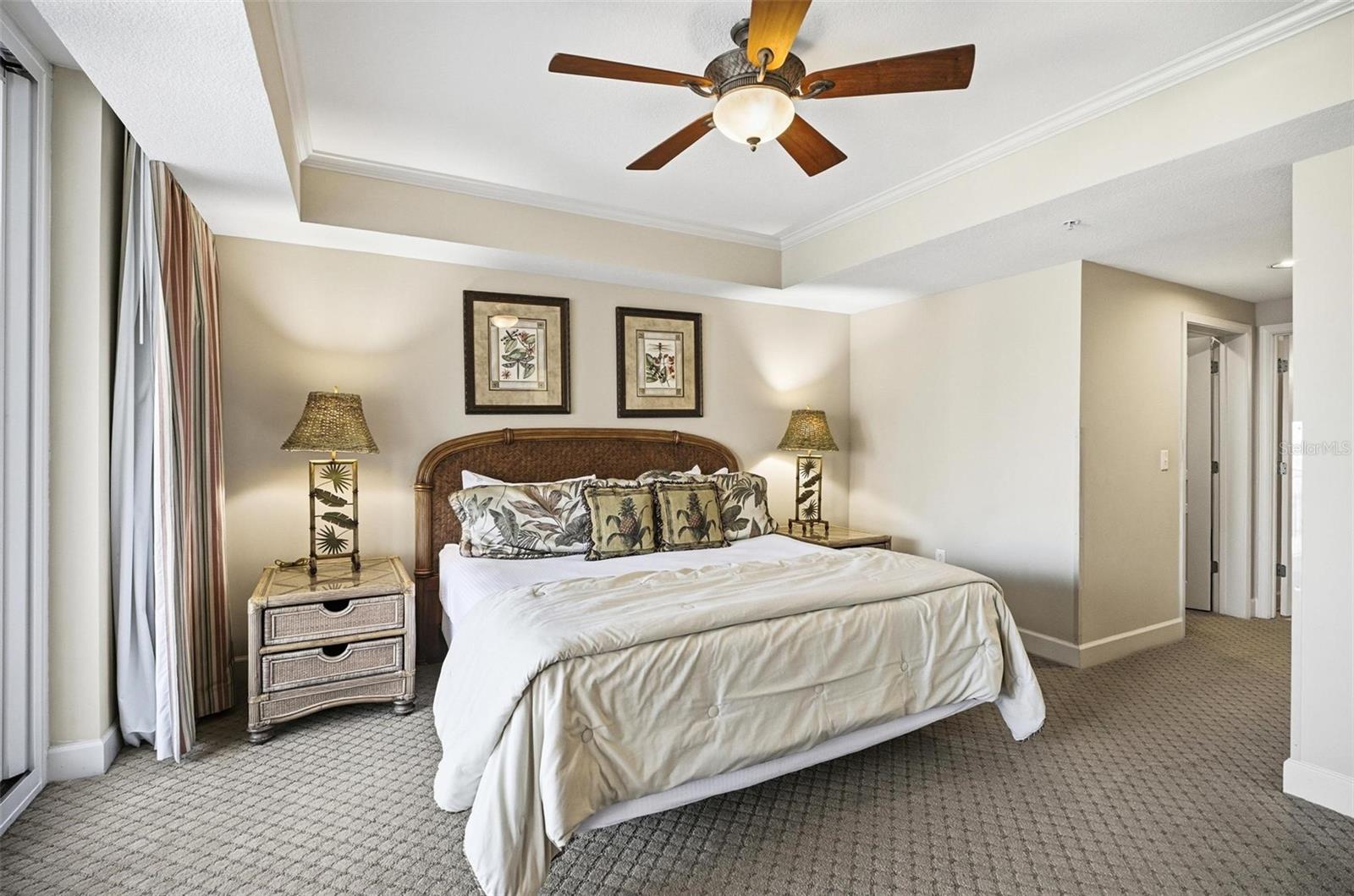 Image 25 of 76 For 200 Ocean Crest Drive 707