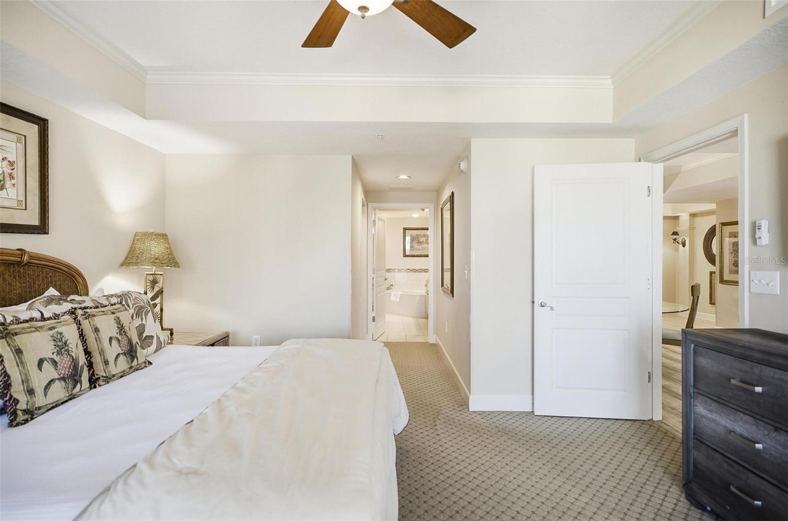 Image 26 of 76 For 200 Ocean Crest Drive 707