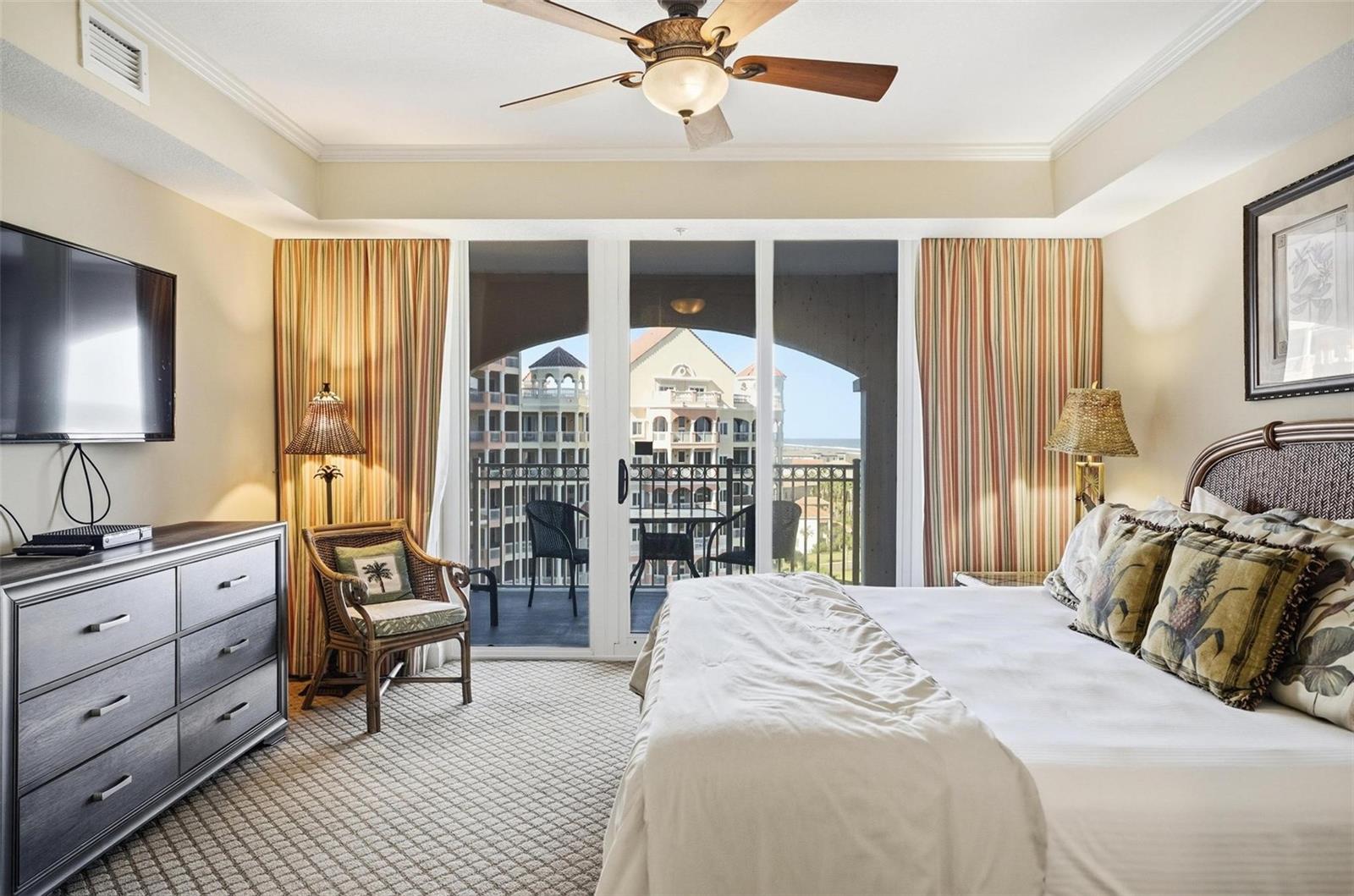 Image 27 of 76 For 200 Ocean Crest Drive 707