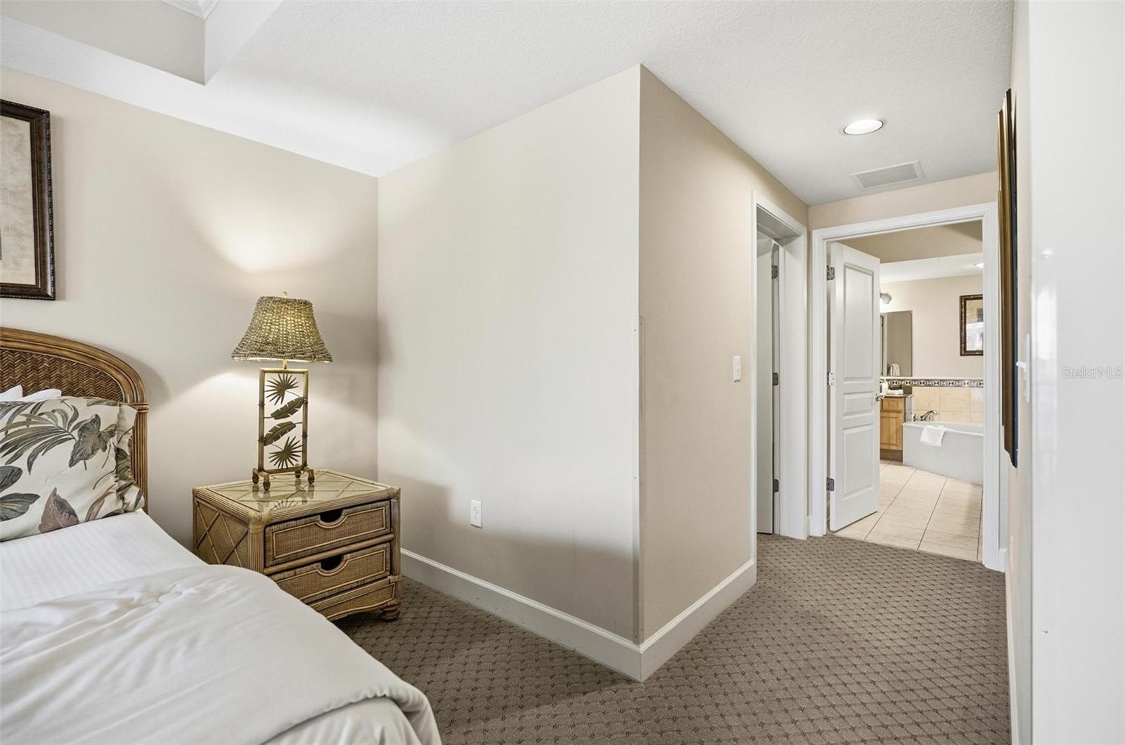 Image 28 of 76 For 200 Ocean Crest Drive 707