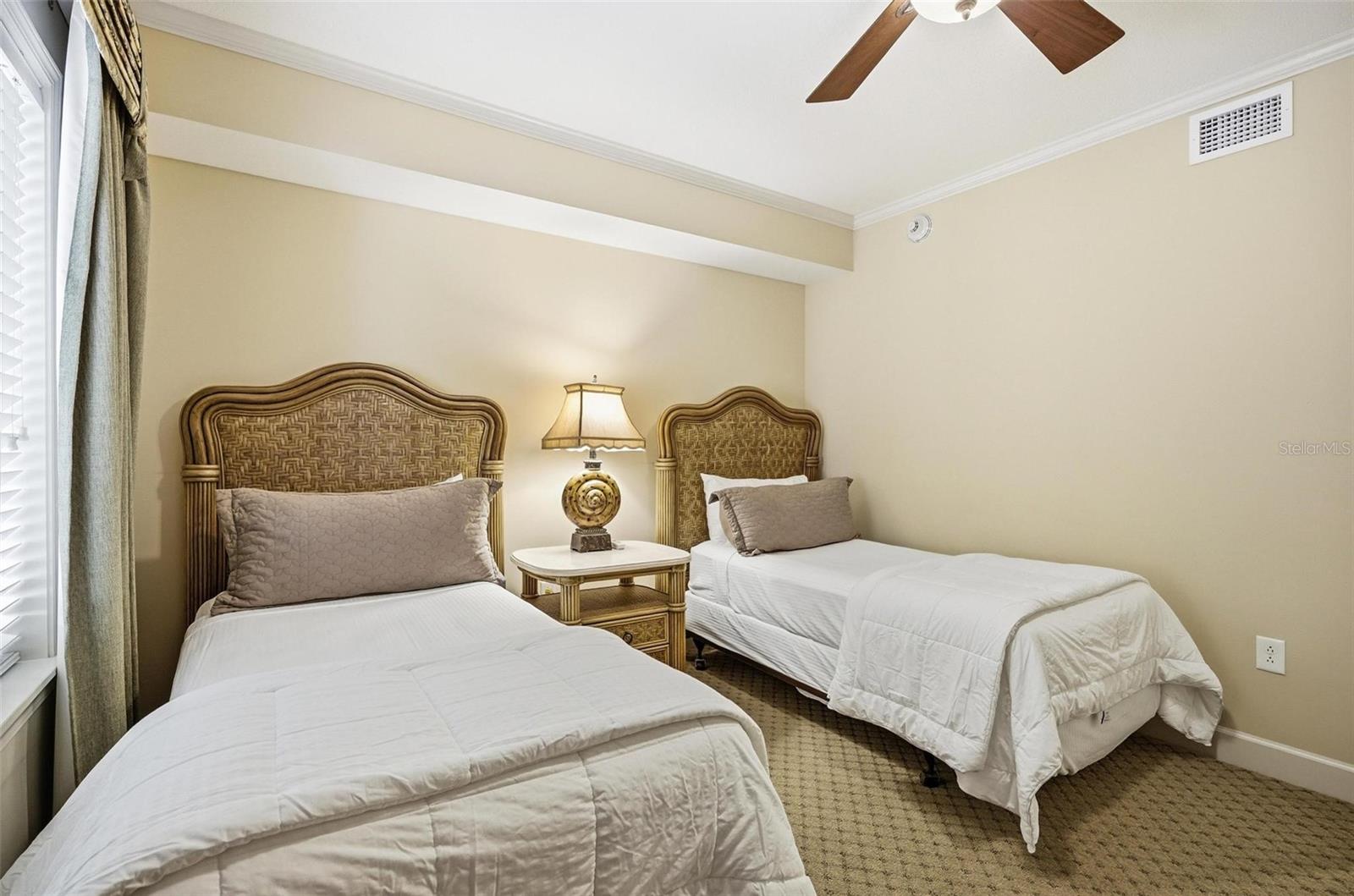 Image 45 of 76 For 200 Ocean Crest Drive 707