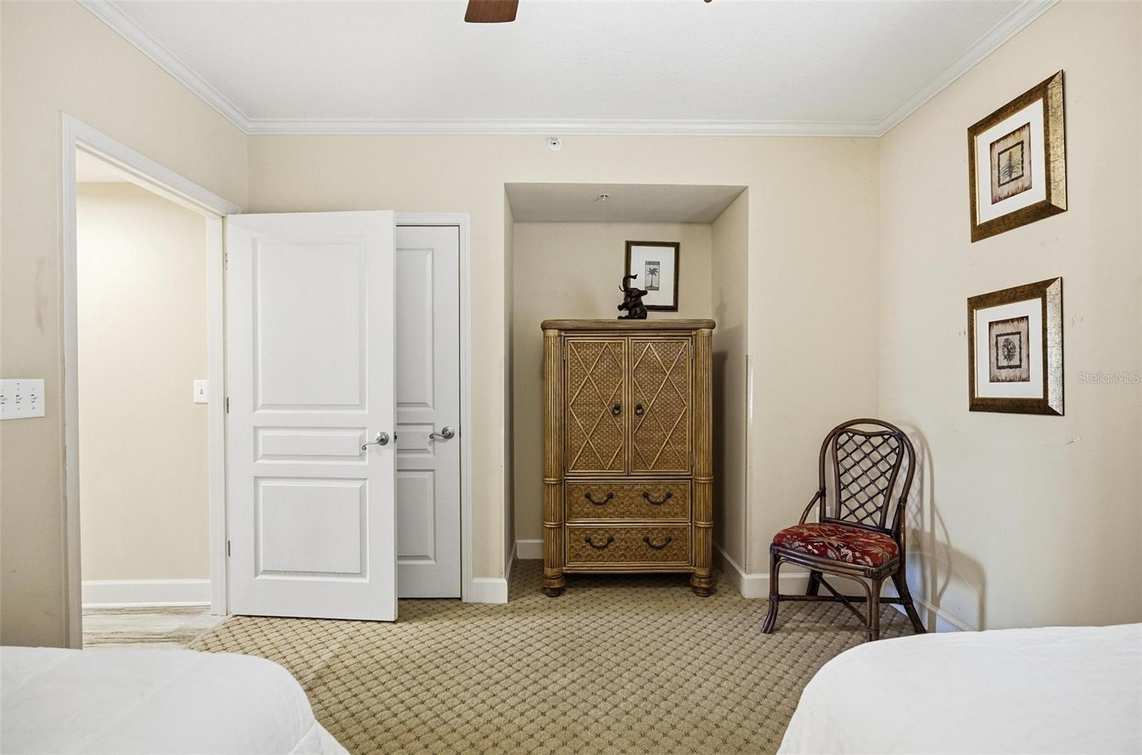 Image 46 of 76 For 200 Ocean Crest Drive 707