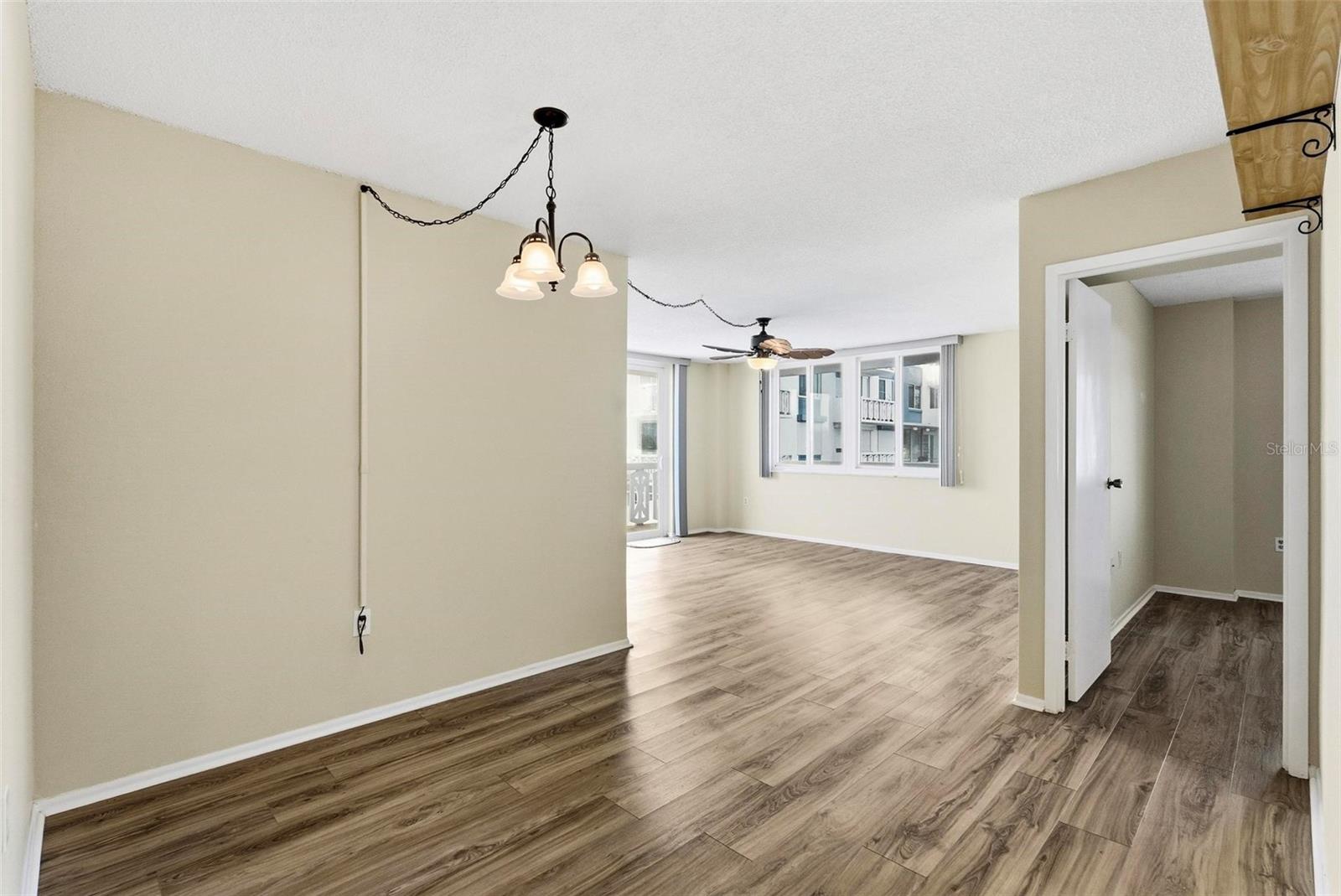 Image 16 of 62 For 925 Halifax Avenue 103