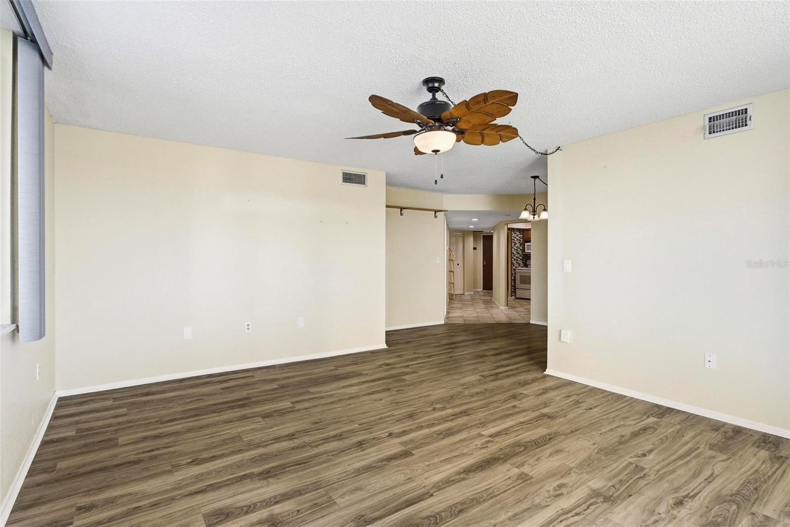 Image 17 of 62 For 925 Halifax Avenue 103