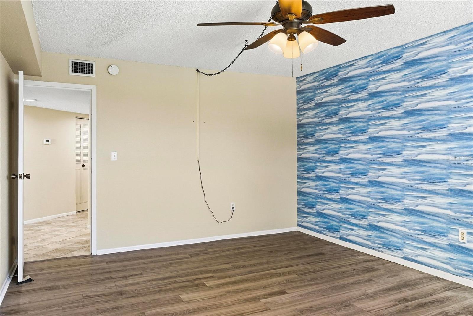 Image 25 of 62 For 925 Halifax Avenue 103