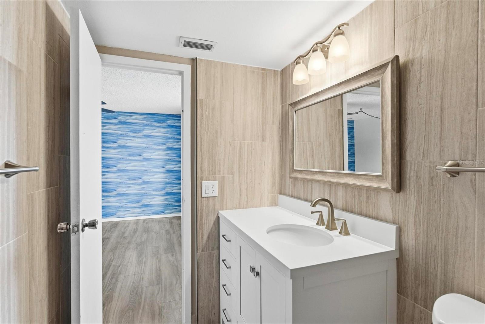 Image 32 of 62 For 925 Halifax Avenue 103