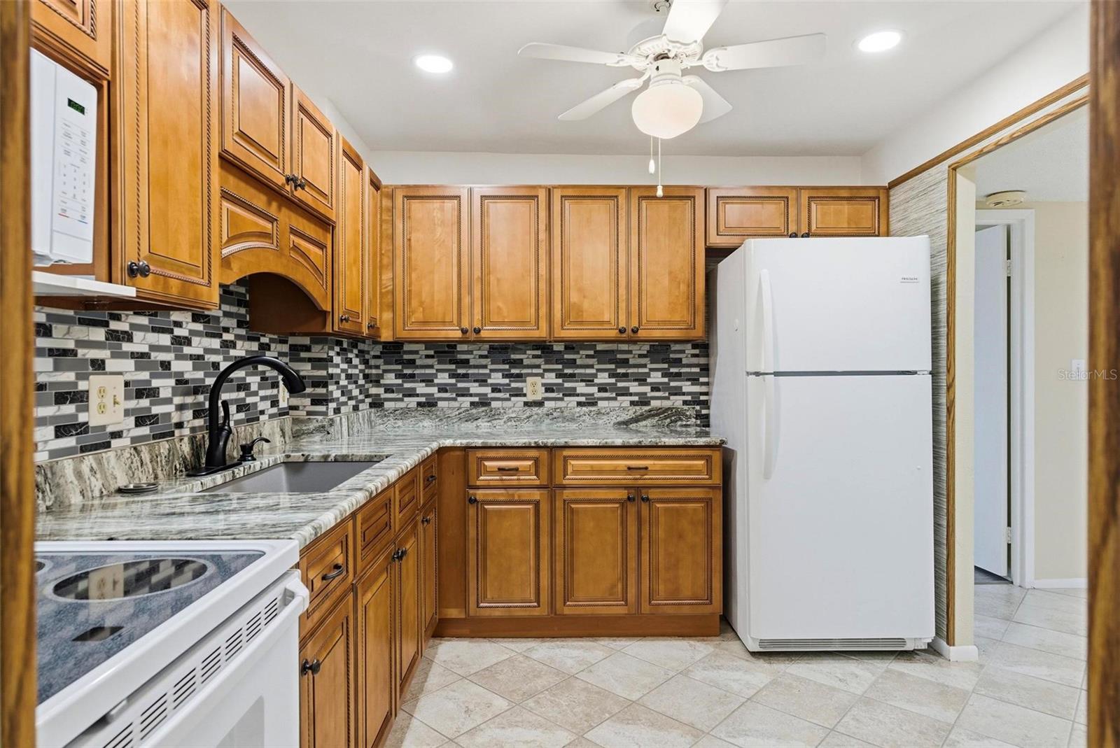 Image 5 of 62 For 925 Halifax Avenue 103