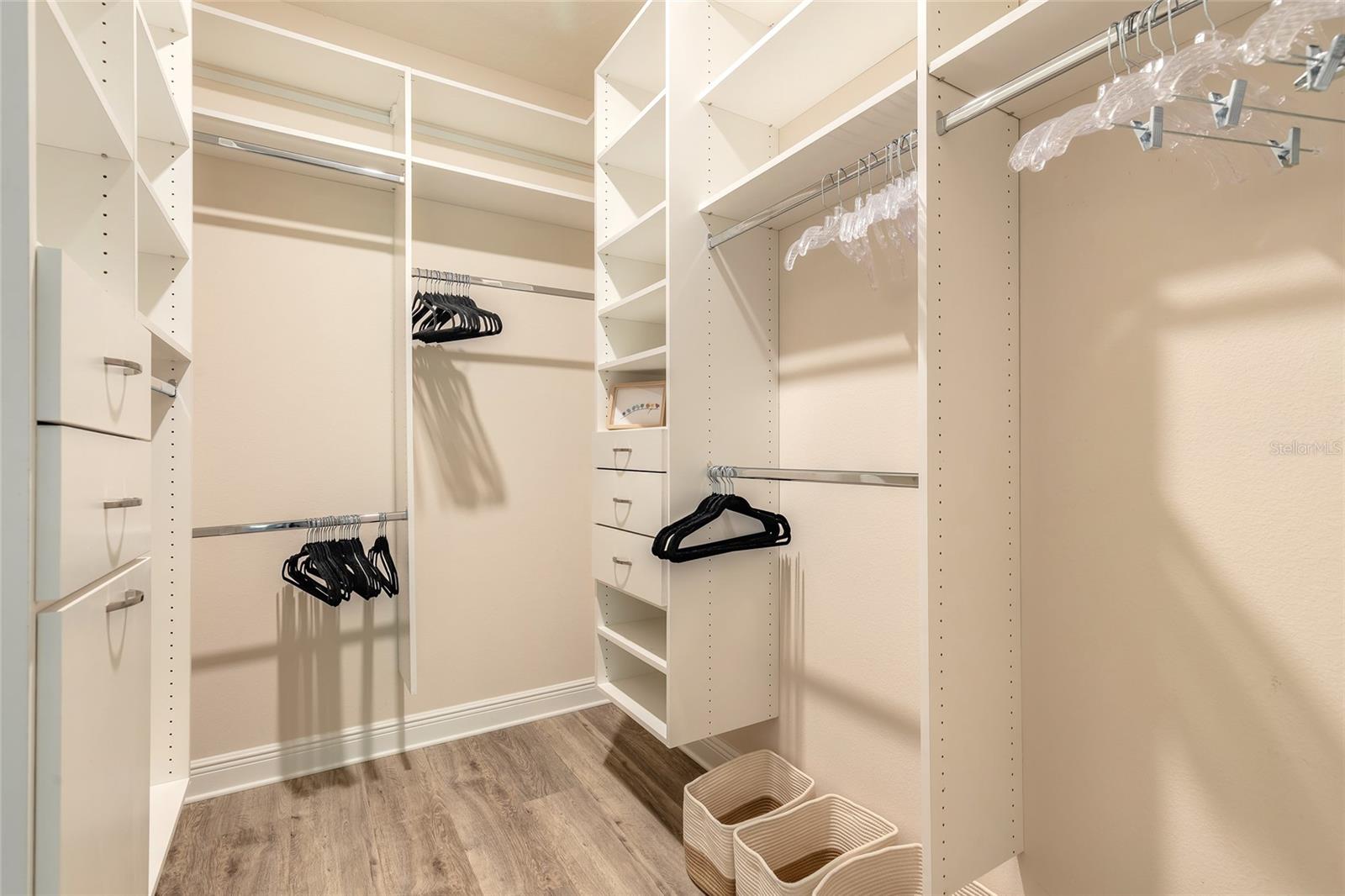 Image 24 of 41 For 3 Hawk Roost Court