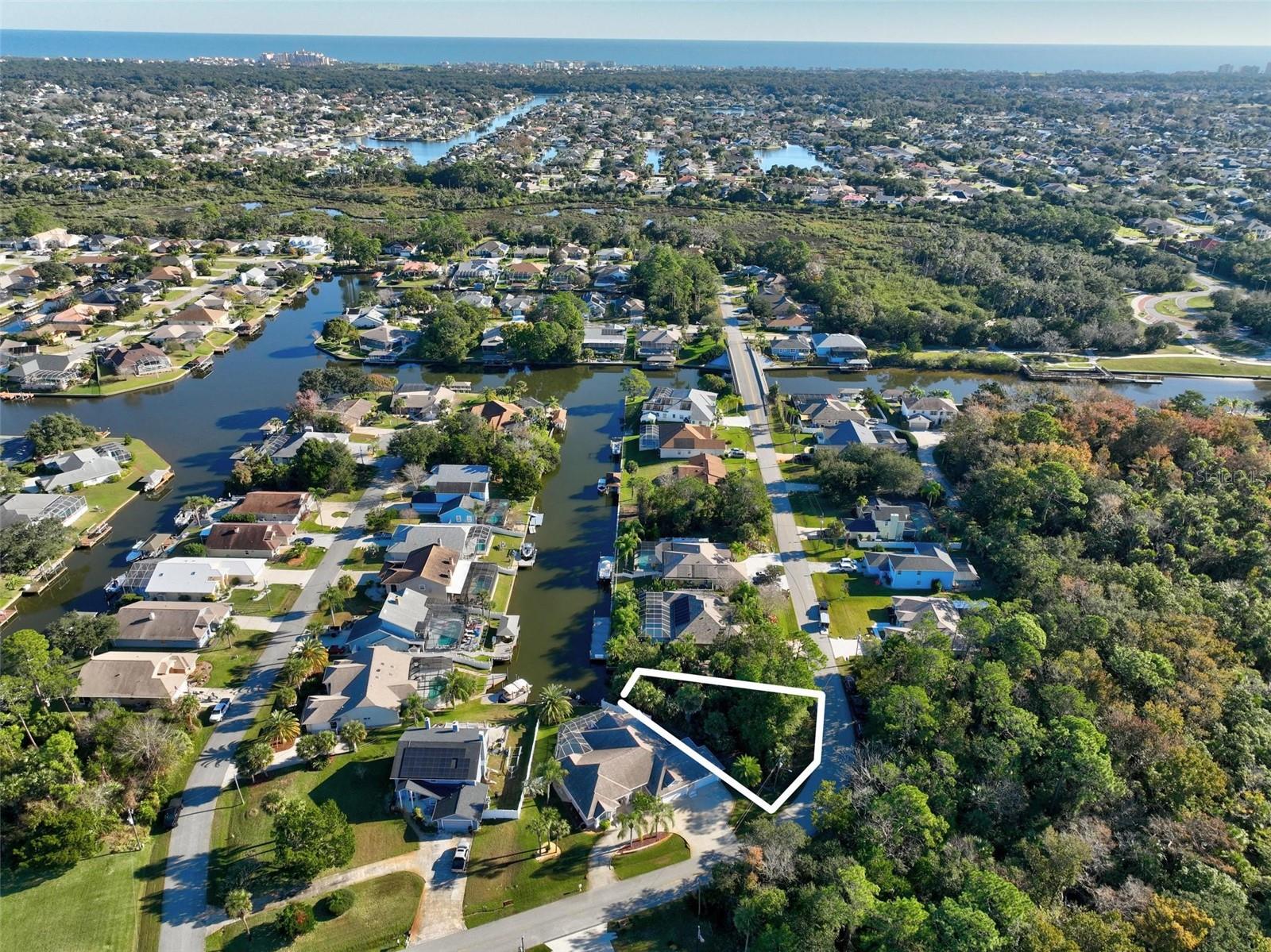 Image 12 of 25 For 27 Colechester Lane