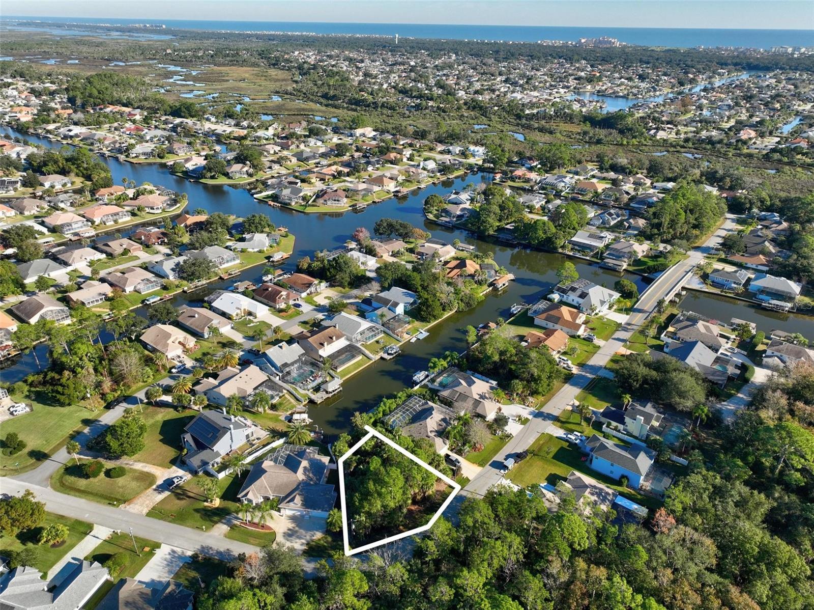 Image 13 of 25 For 27 Colechester Lane