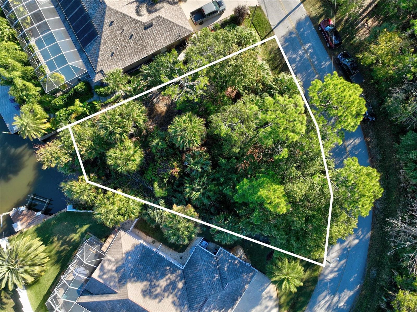 Image 21 of 25 For 27 Colechester Lane