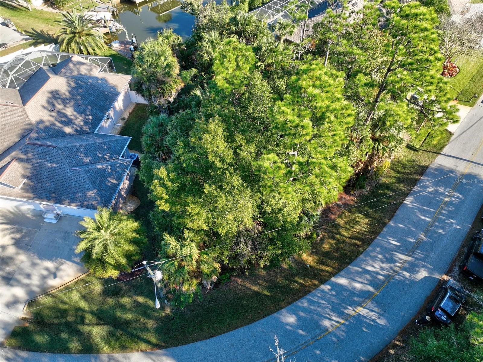 Image 8 of 25 For 27 Colechester Lane