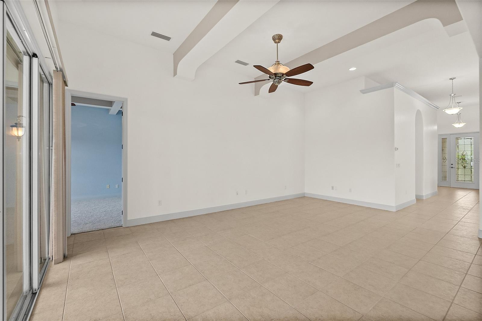 Image 15 of 51 For 79 Southlake Drive