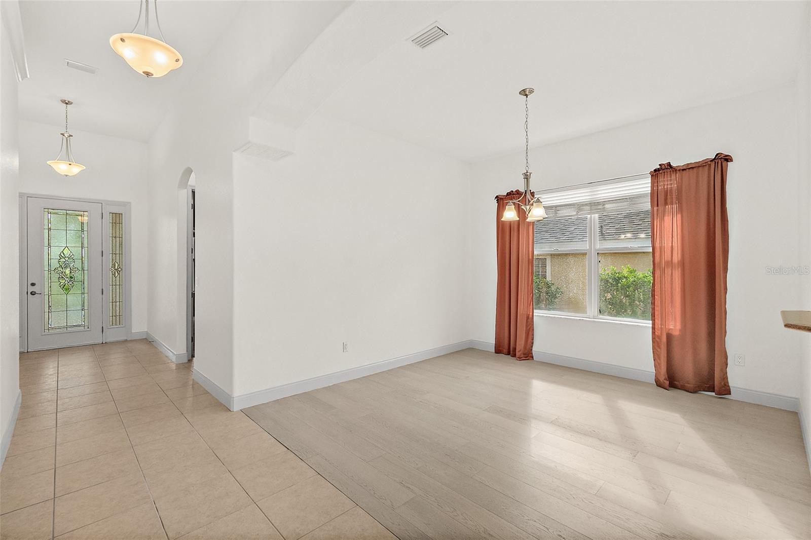 Image 23 of 51 For 79 Southlake Drive