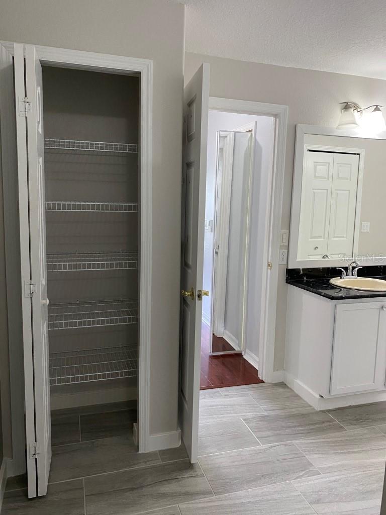 Image 27 of 41 For 12 Prairie Lane