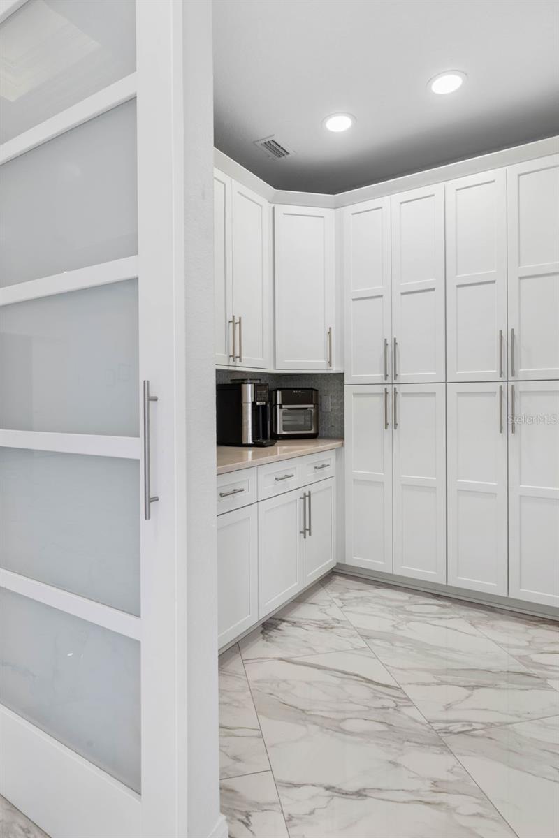 Image 18 of 79 For 146 Island Estates Parkway