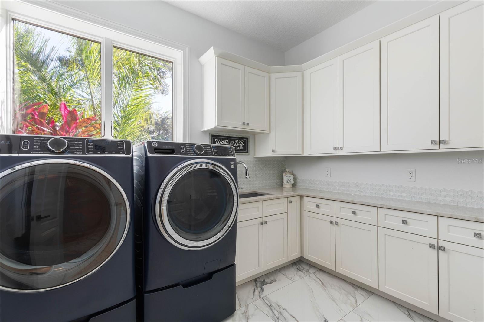 Image 43 of 79 For 146 Island Estates Parkway