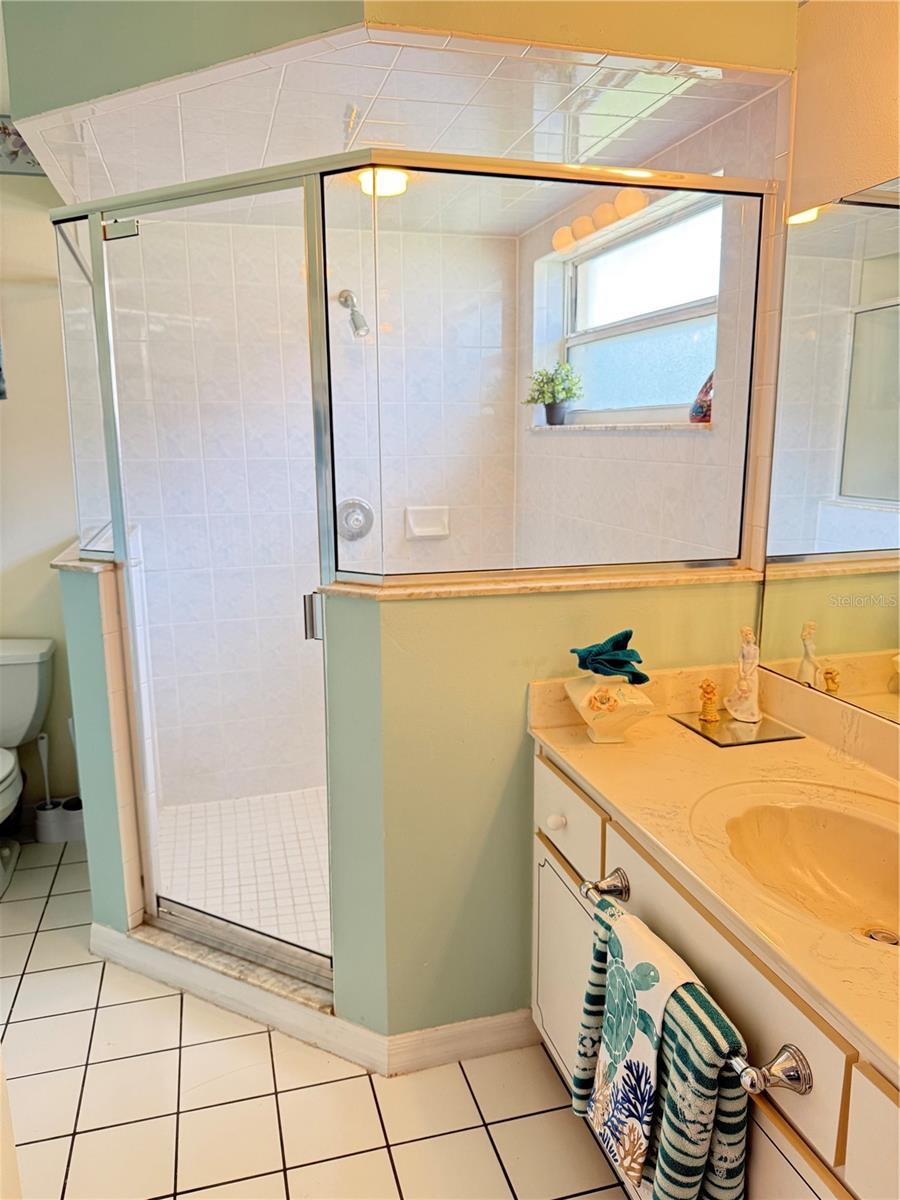 Image 6 of 20 For 4 Fernon Lane