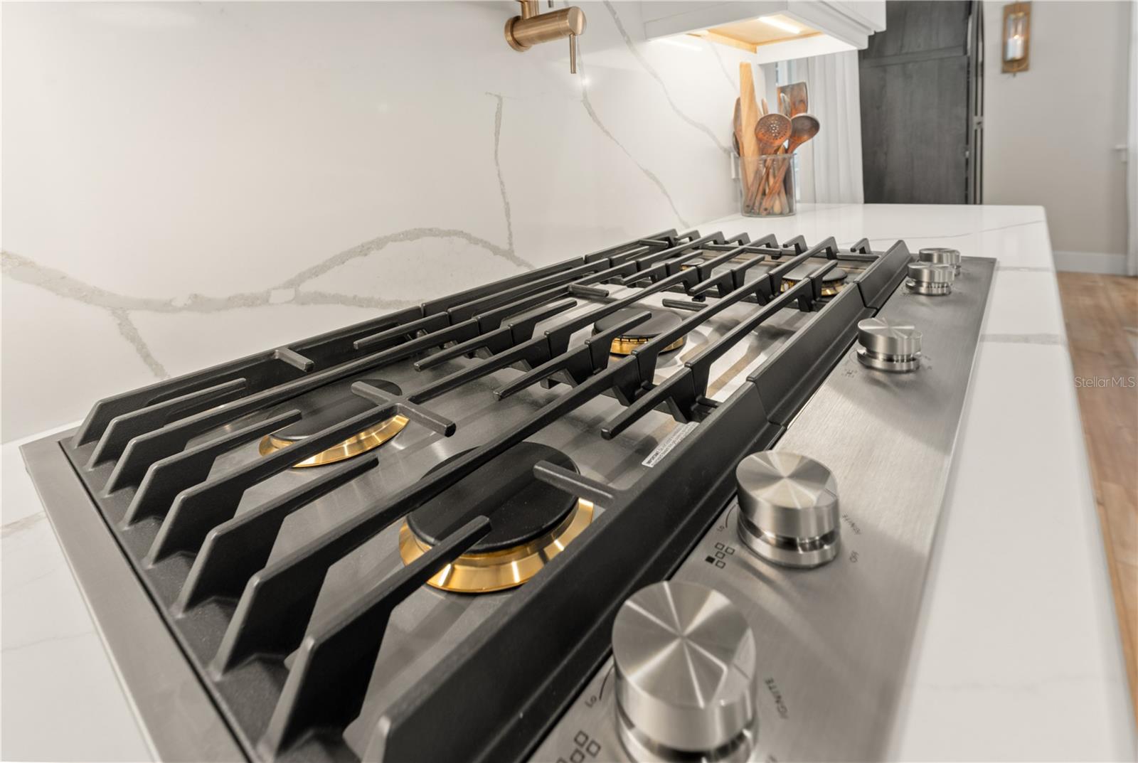 Image 10 of 65 For 2549 Palm Avenue