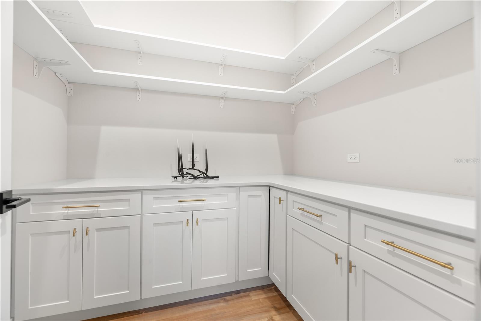 Image 15 of 65 For 2549 Palm Avenue