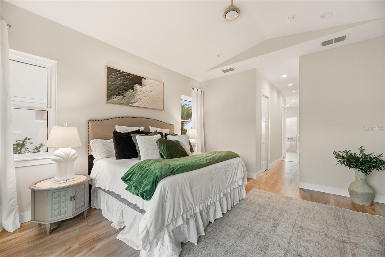 Image 23 of 65 For 2549 Palm Avenue