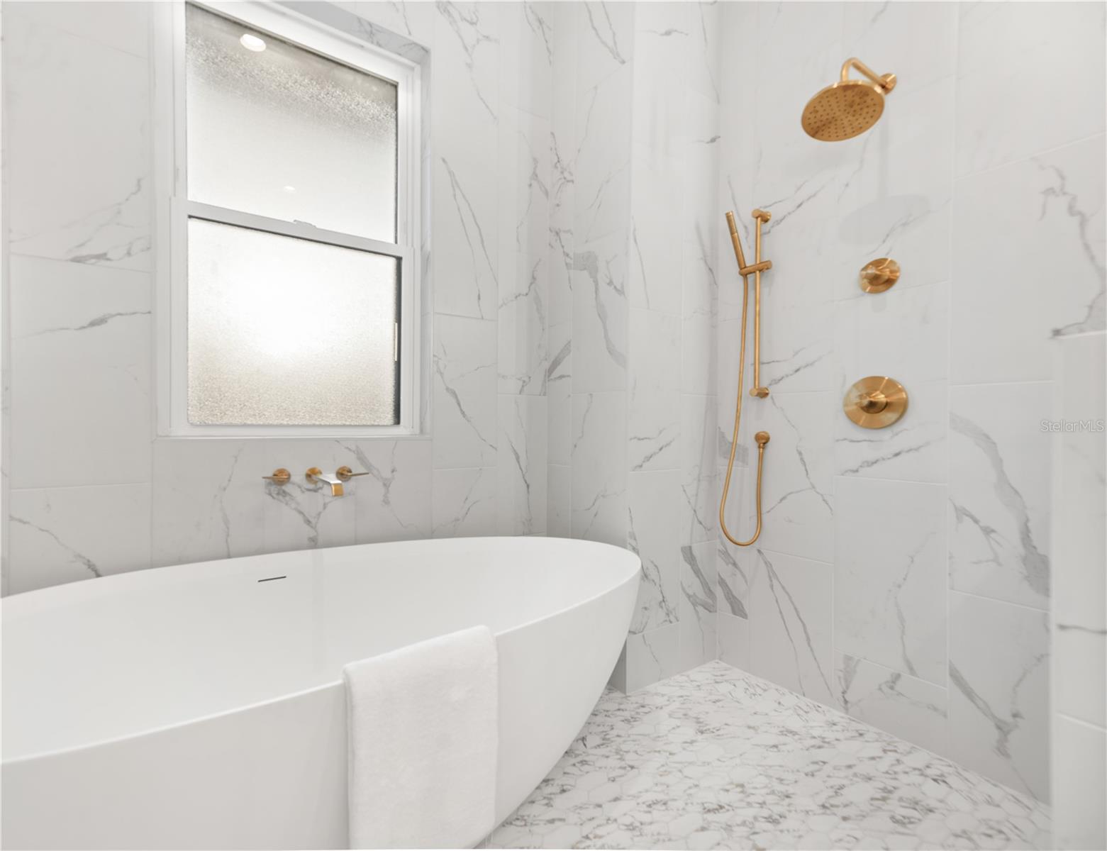 Image 32 of 65 For 2549 Palm Avenue