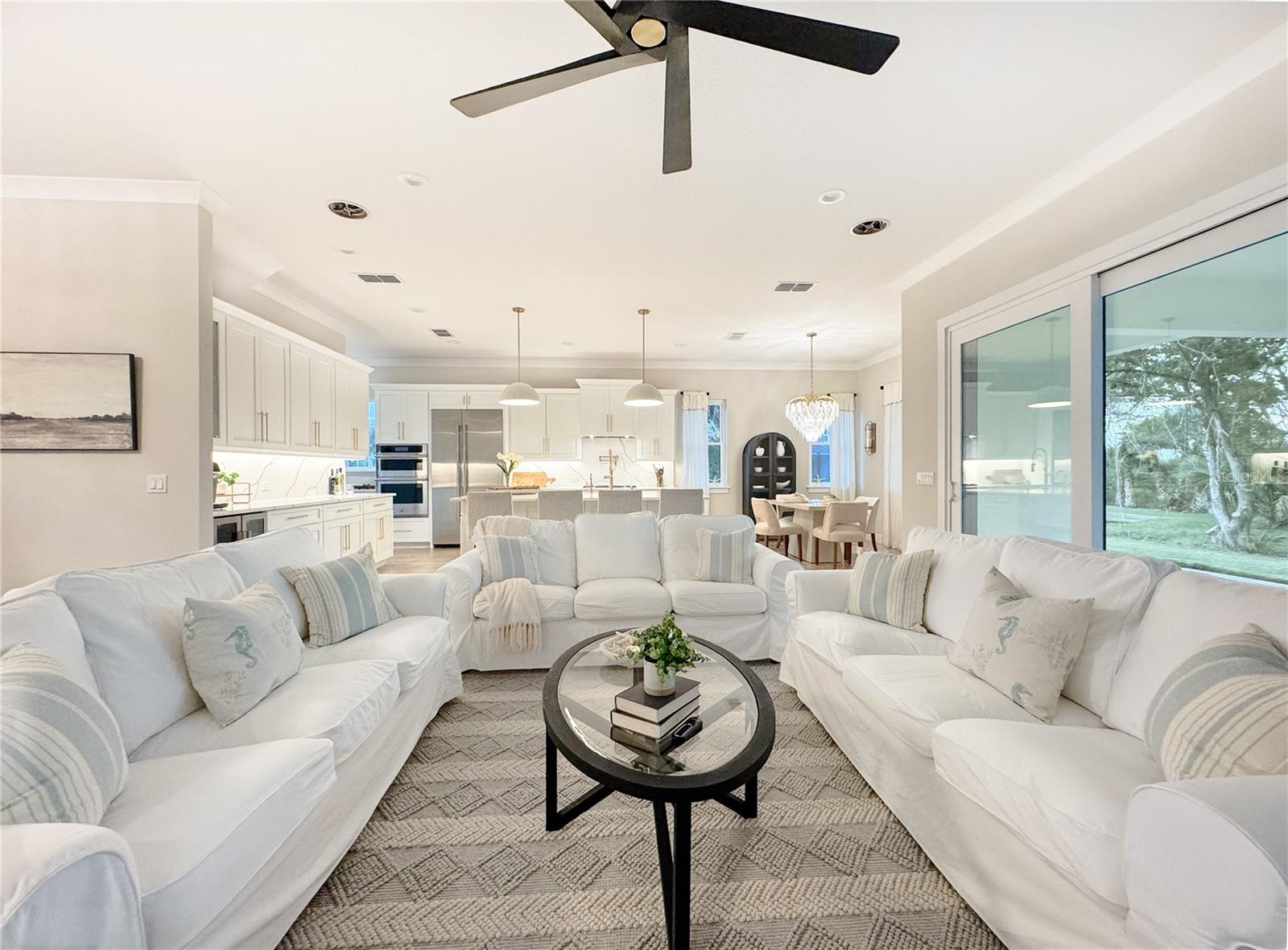 Image 4 of 65 For 2549 Palm Avenue