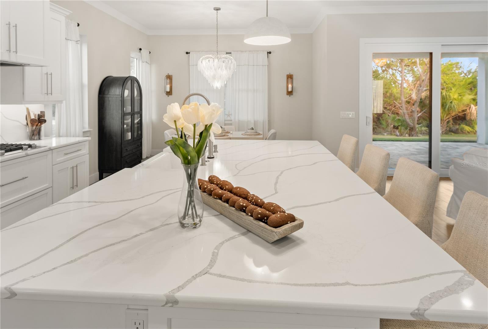 Image 6 of 65 For 2549 Palm Avenue