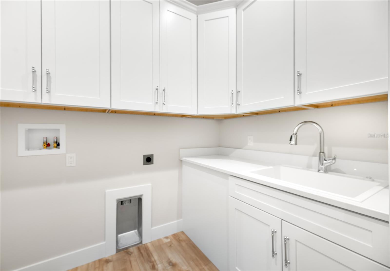 Image 60 of 65 For 2549 Palm Avenue