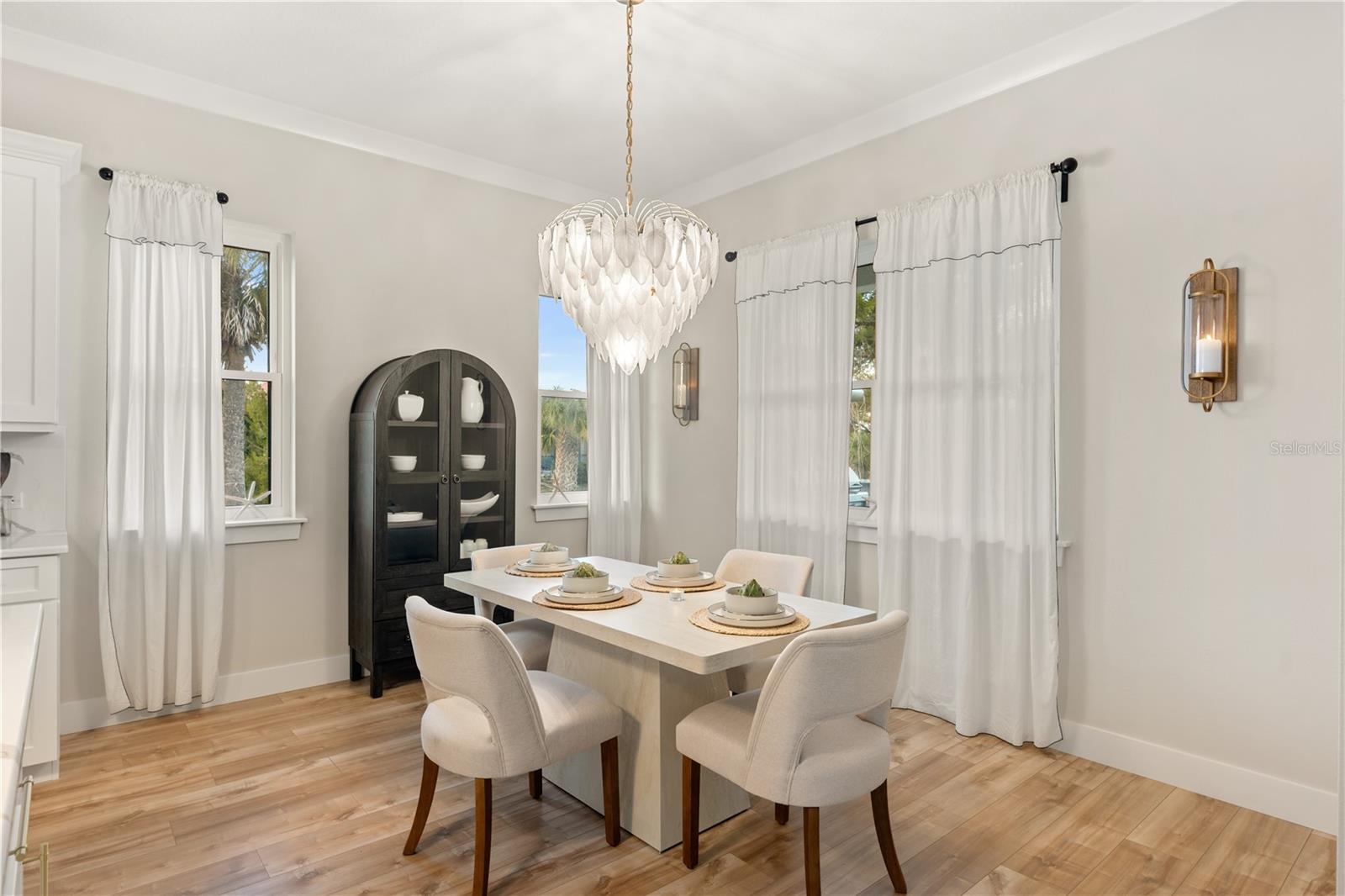 Image 7 of 65 For 2549 Palm Avenue