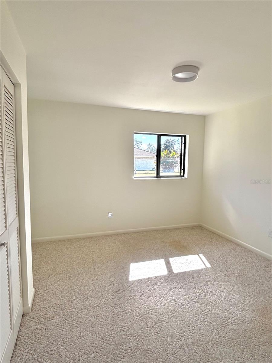 Image 20 of 32 For 17 Fenwick Lane