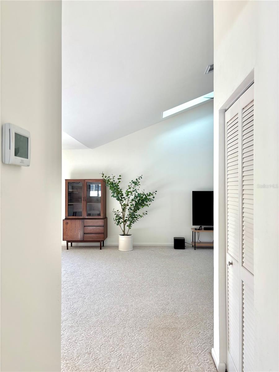 Image 8 of 32 For 17 Fenwick Lane