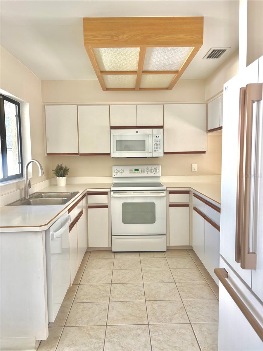 Image 9 of 32 For 17 Fenwick Lane