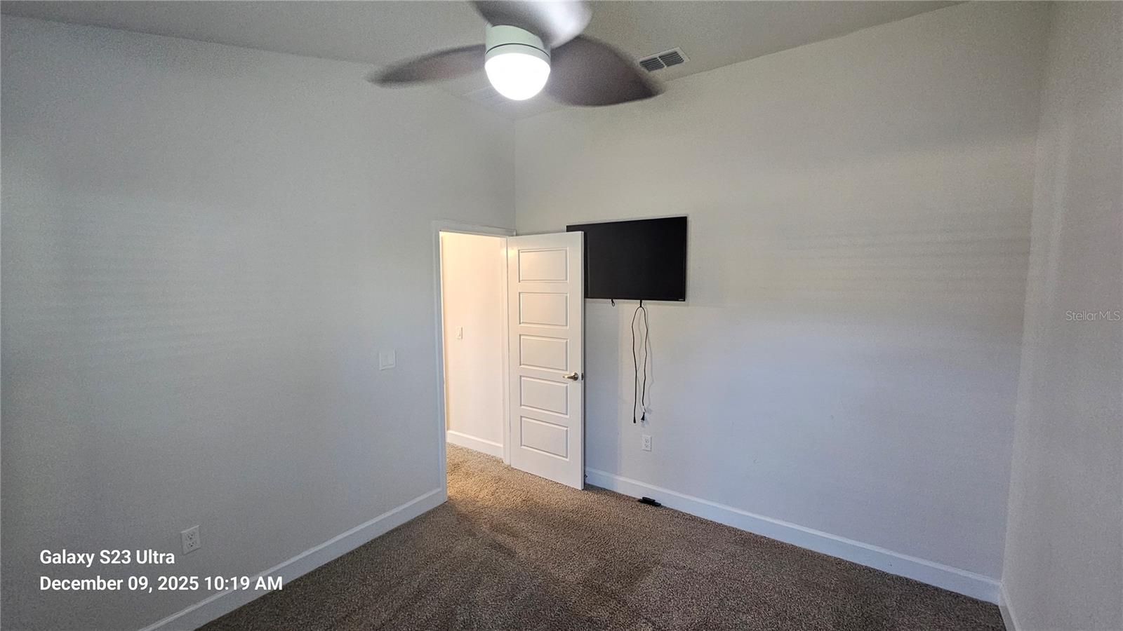 Image 15 of 19 For 11 Birchtree Way