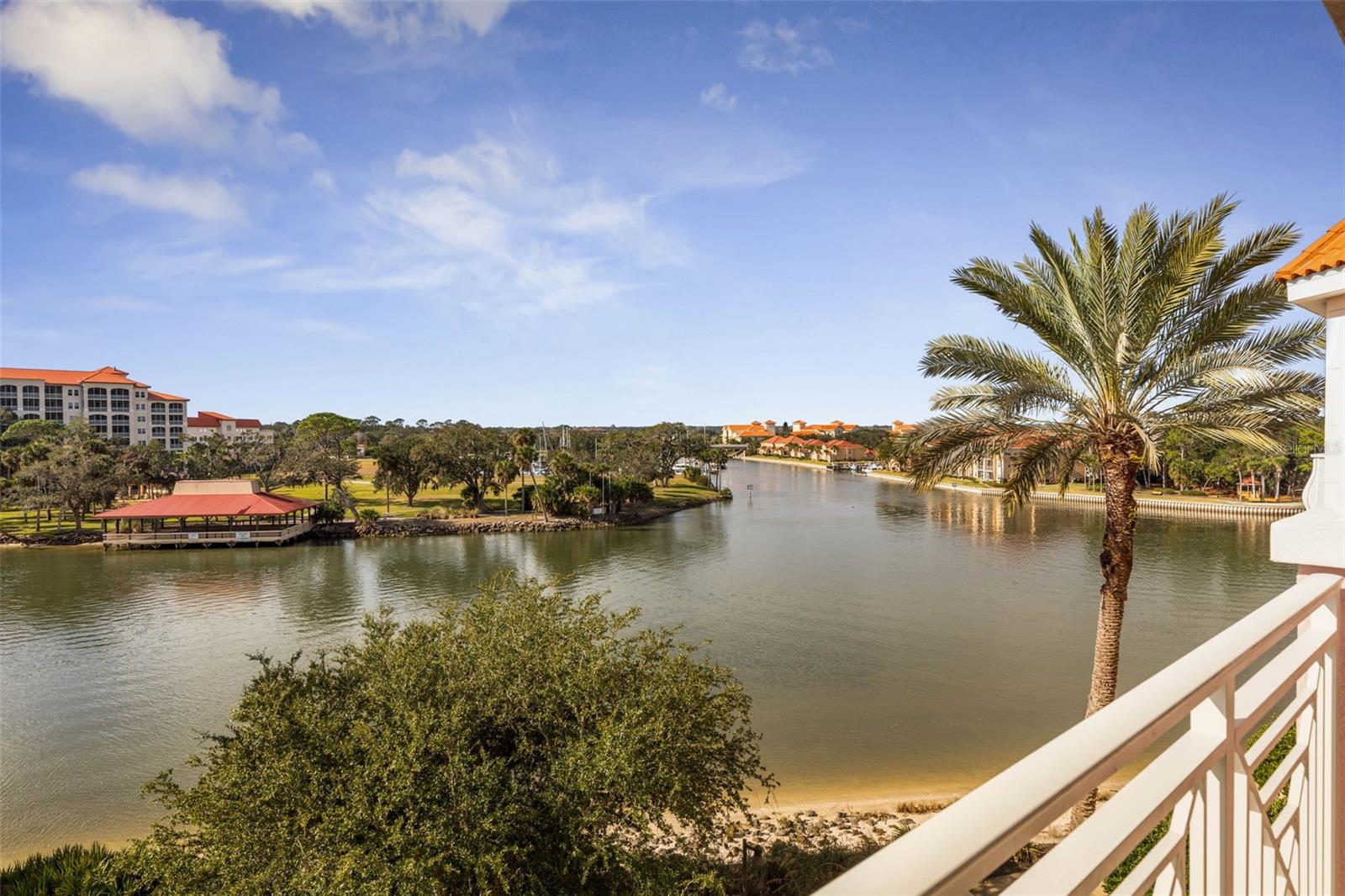 Image 12 of 66 For 102 Yacht Harbor Drive 478