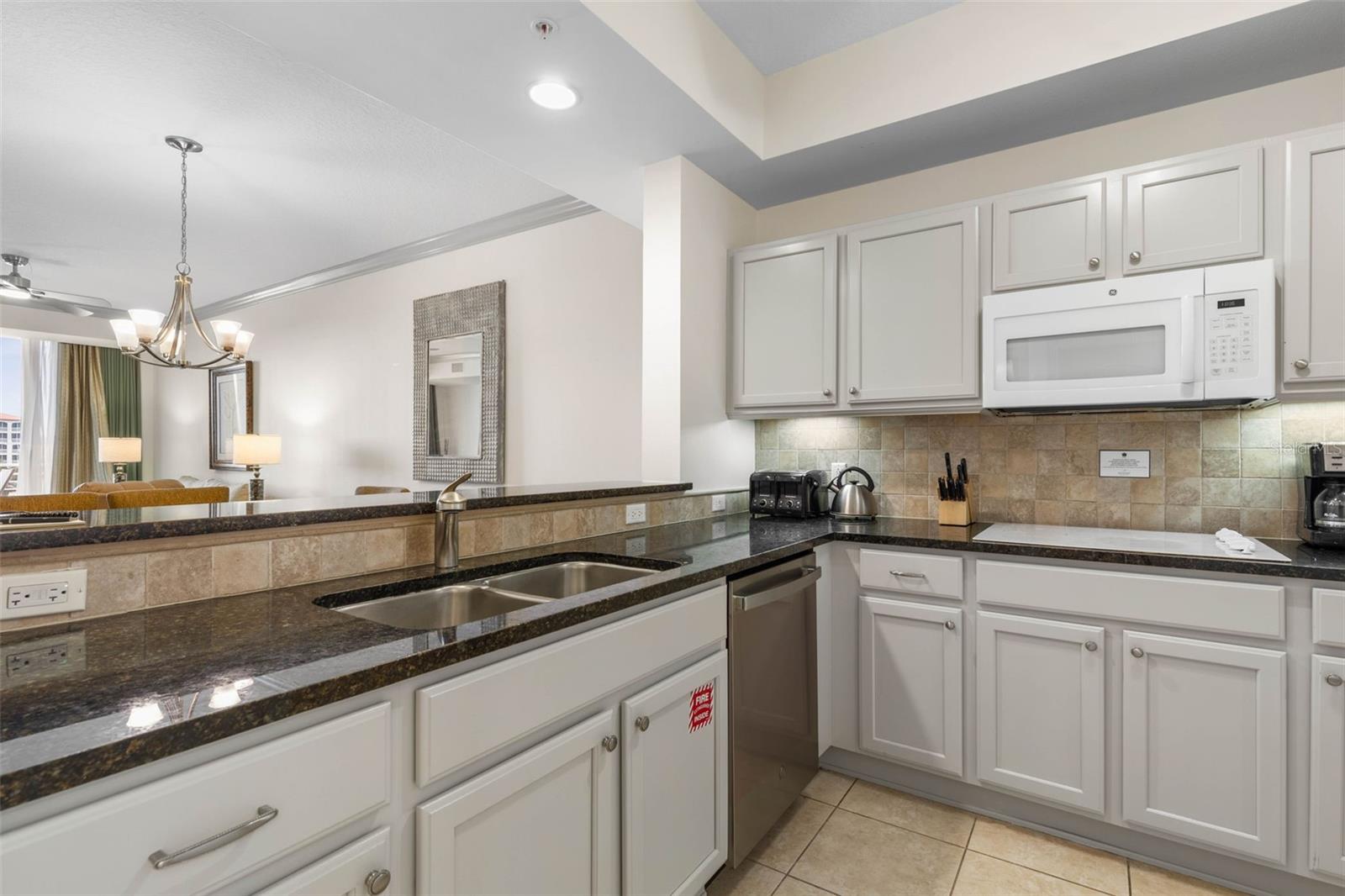 Image 19 of 66 For 102 Yacht Harbor Drive 478