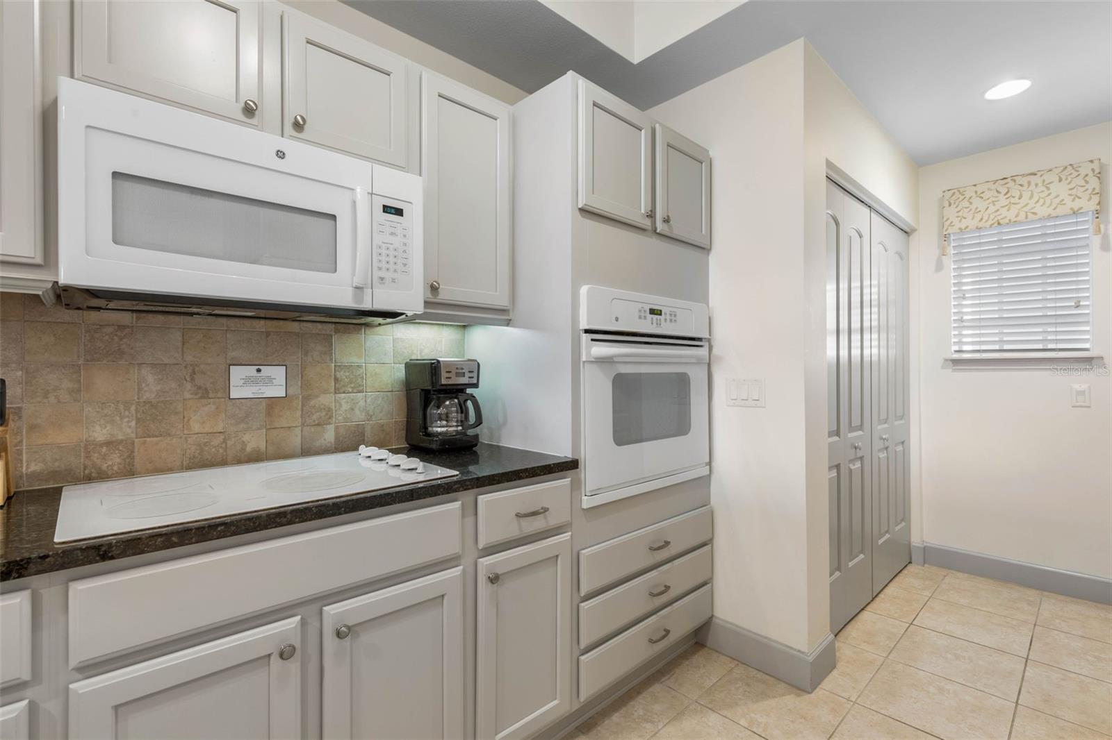 Image 20 of 66 For 102 Yacht Harbor Drive 478