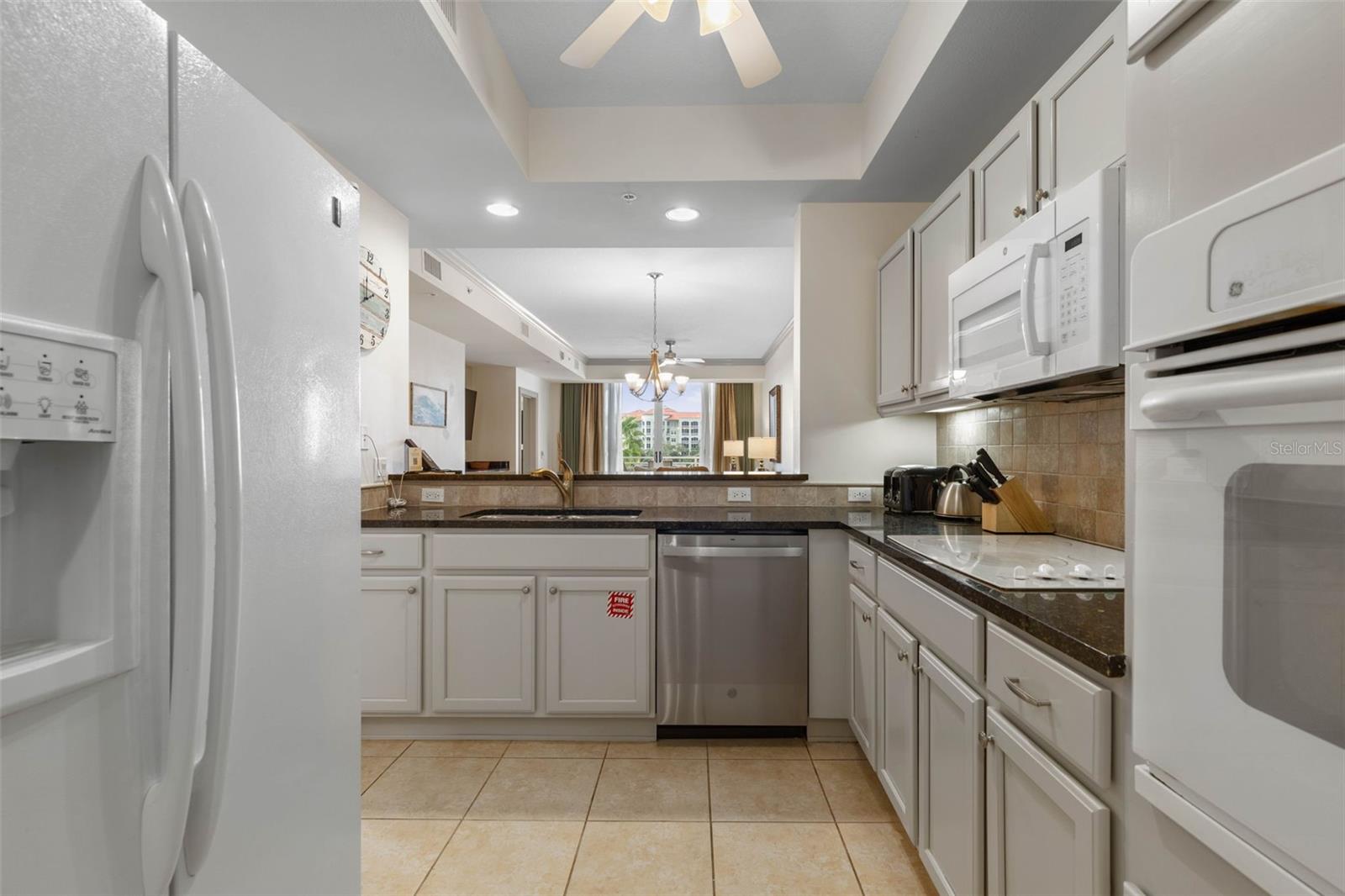 Image 23 of 66 For 102 Yacht Harbor Drive 478