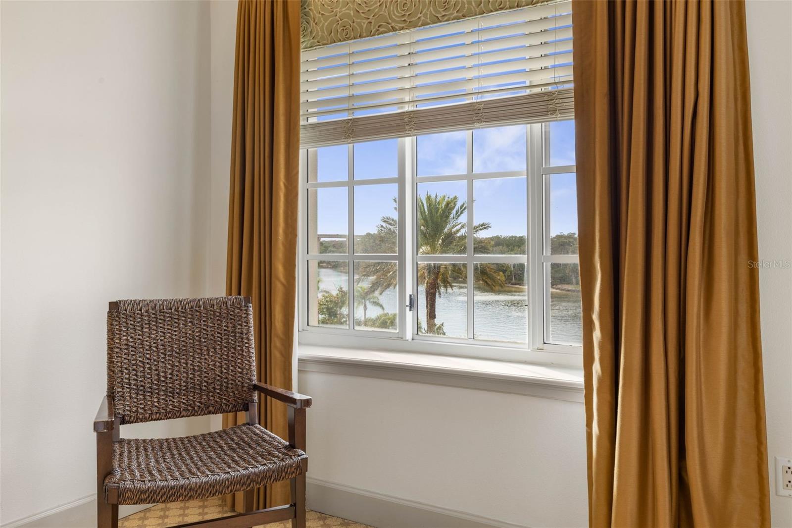 Image 26 of 66 For 102 Yacht Harbor Drive 478