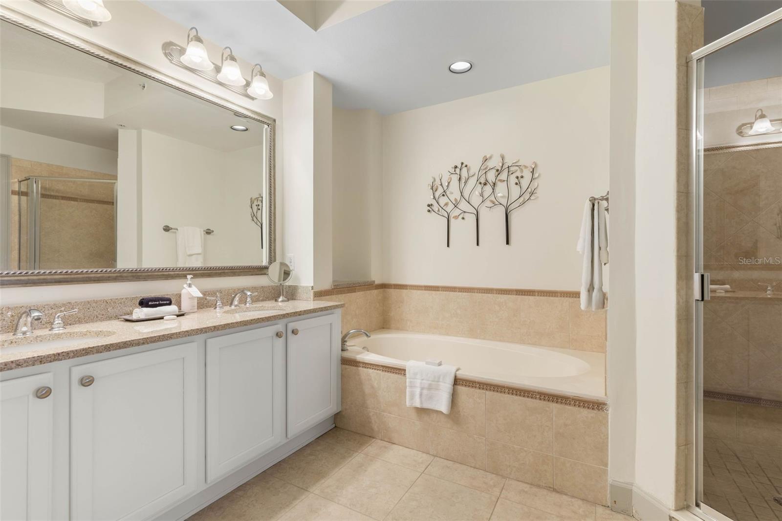 Image 29 of 66 For 102 Yacht Harbor Drive 478