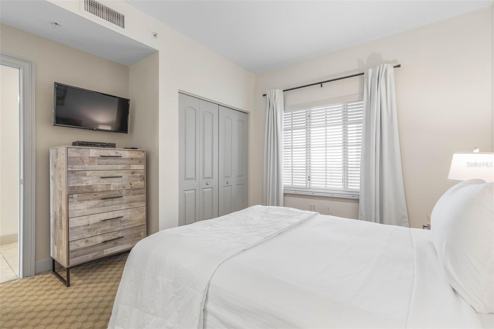 Image 34 of 66 For 102 Yacht Harbor Drive 478