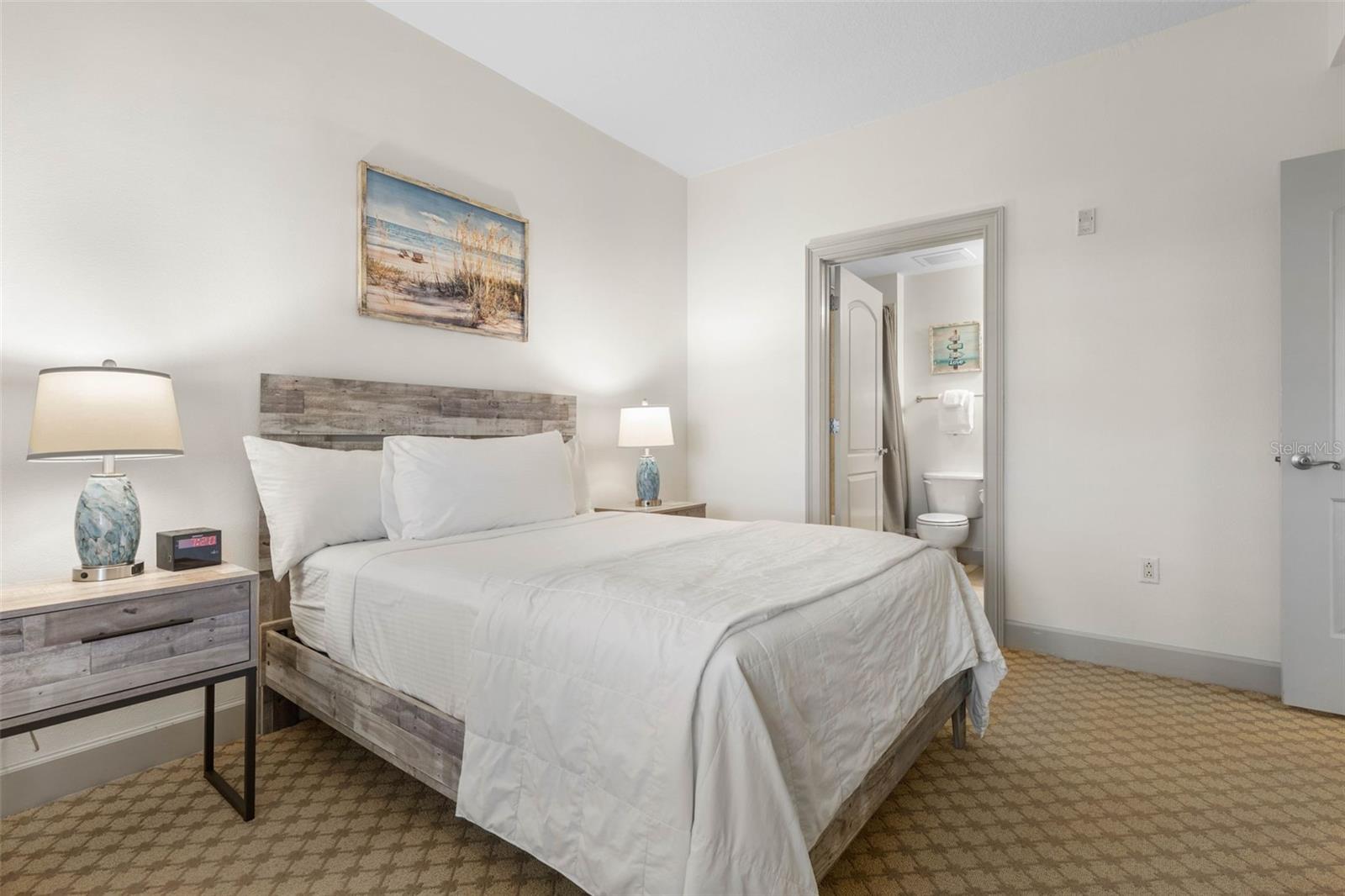 Image 35 of 66 For 102 Yacht Harbor Drive 478