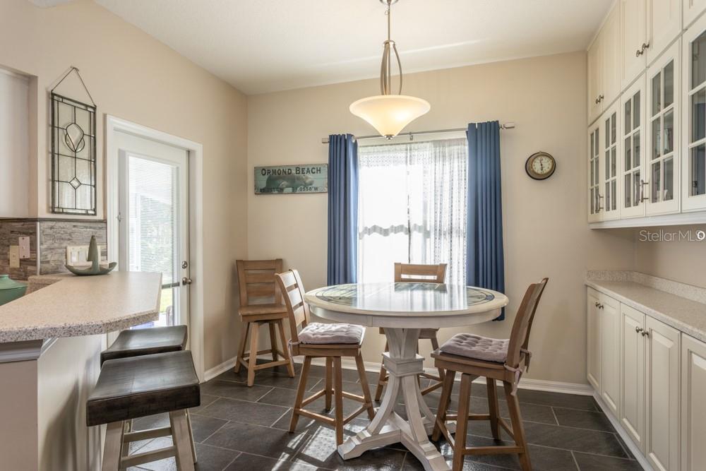 Image 17 of 51 For 5 Canterbury Woods