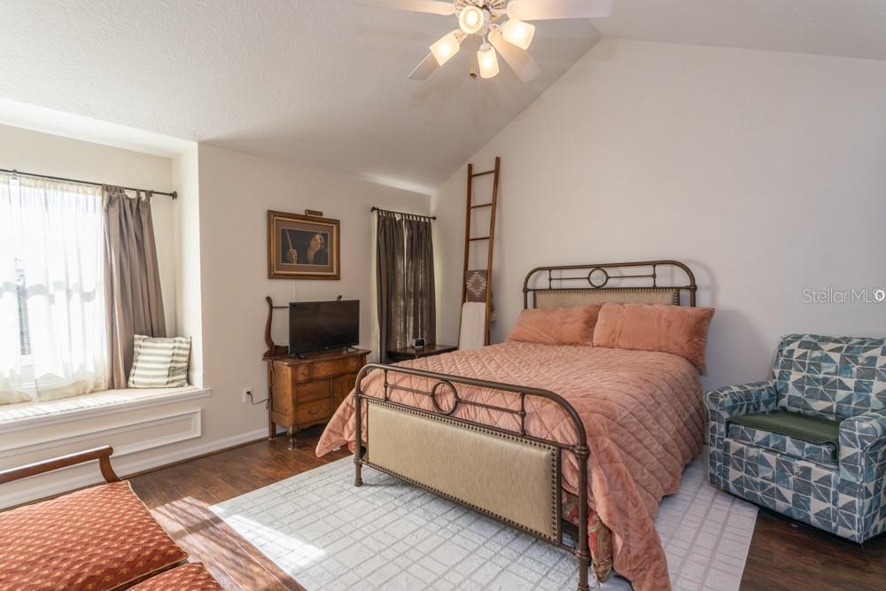 Image 26 of 51 For 5 Canterbury Woods