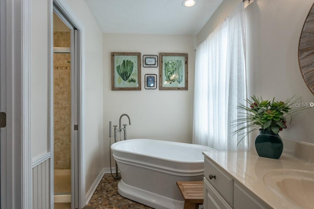 Image 30 of 51 For 5 Canterbury Woods